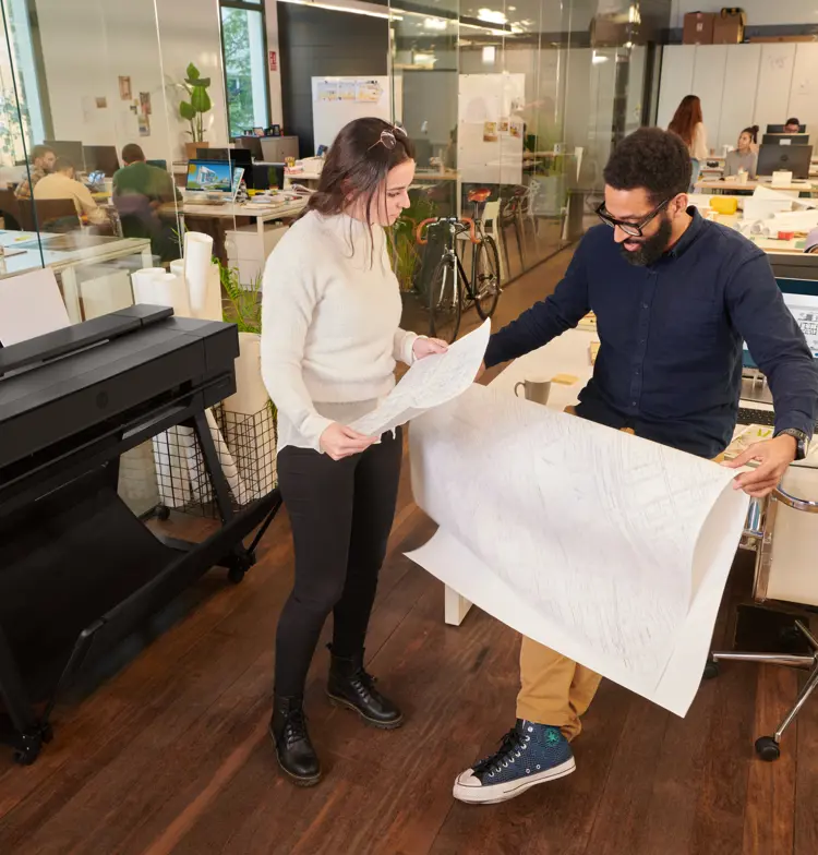 HP Designjet T850 Printer Lifestyle 02 V2 (3)