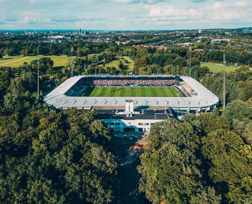 YP23154 N.E.C. Drone 04